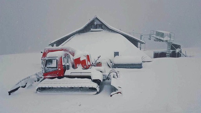 Auf dem Kandel wchst die Schneedecke....tagmittag waren es rund 15 Zentimeter.  | Foto: ZVG