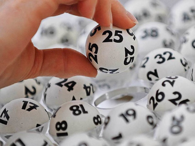 Die Lotto-Spieleinstze stiegen 2015 um 5 Prozent.  | Foto: dpa