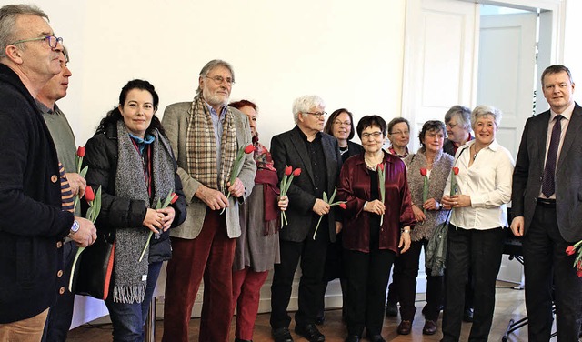 Blumen  als  Dankeschn  fr das  Enga...ie  Flchtlinge  in Sulzburg  kmmert.  | Foto: Ingeborg Grziwa