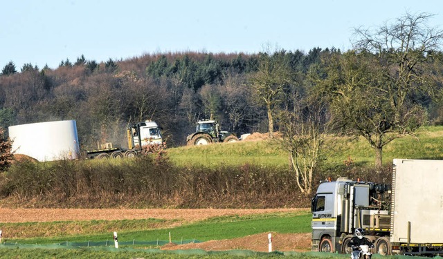 Auffahrt von dem Behelfsparkplatz in den Wald  | Foto: Sebastian Khli