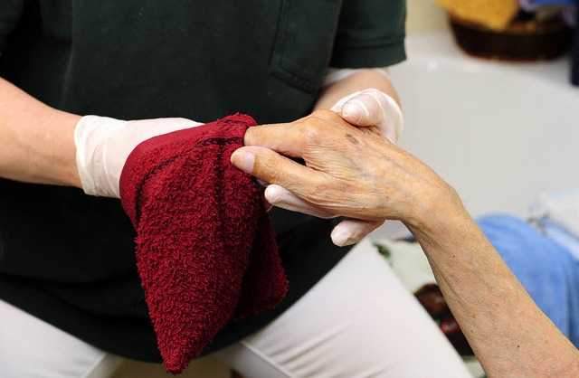 Bei den Pflege- und Gesundheitsberufen...ation erscheint nicht wahrscheinlich.   | Foto: Ingo Schneider