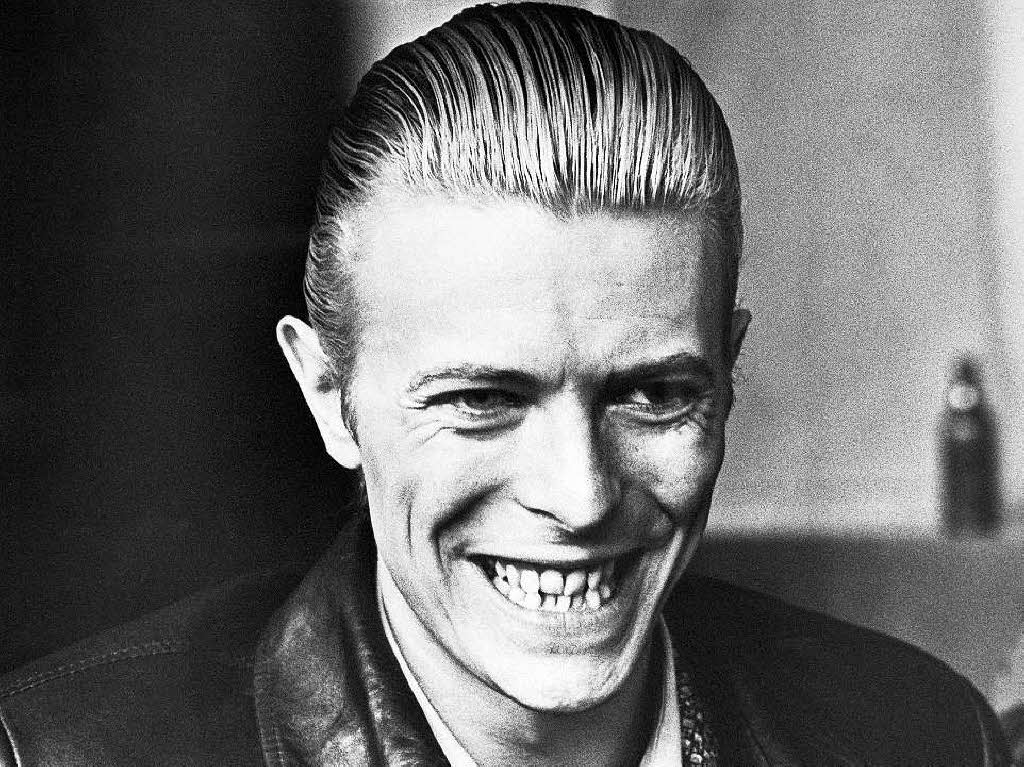 David Bowie bei einem Pressetermin 1974 in Helsinki