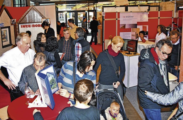 Mit rund hundert Ausstellern ist die M...eutlich grer als in frheren Jahren.  | Foto: Jrgen Mller