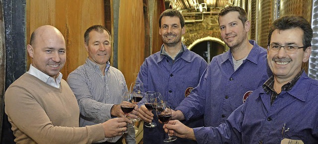 Zum Abschied einen Schluck Rotwein (vo...ser,  Philipp Milke und Konrad Muler   | Foto: suwa