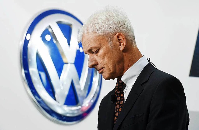Geste der Entschuldigung &#8211; VW-Ch...i seinem Besuch in Detroit am Montag.   | Foto: dpa