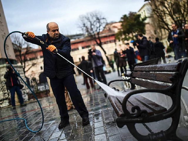 In Istanbul werden die Spuren des Ansc...gen hat er auf die Tourismusindustrie?  | Foto: AFP
