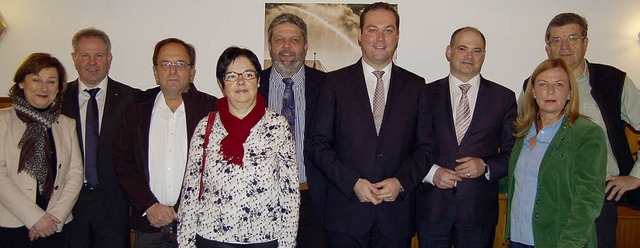 Das Podium:  Marianne Engeser, Rolf St...), Max Ngele (Gemeinderat Bonndorf).   | Foto: Renk