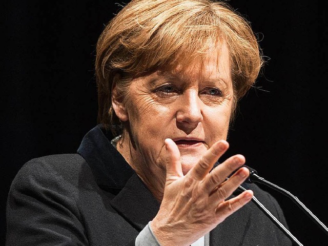 Angela Merkel bei ihrer Festrede in Freiburg  | Foto: dpa