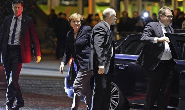 Stippvisite in Freiburg: Bundeskanzlerin Angela Merkel vor dem Konzerthaus   | Foto: Ingo Schneider