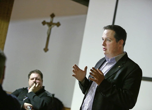 Seinen Werdegang zum Priester zeichnet...t in einem Vortrag im Pfarrhaus nach.   | Foto: christoph breithaupt