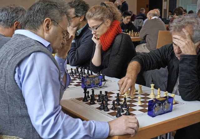 Auch wenn das Spiel eher nach Entspann...t, zhlt beim Schnellschach die Zeit.   | Foto: Julius Steckmeister