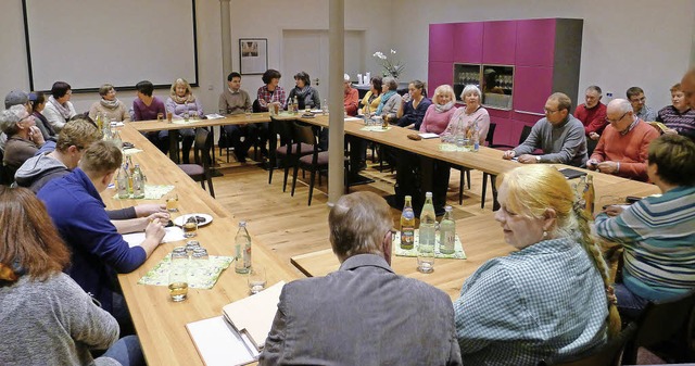 Gro ist das Interesse an Informatione...chen St. Jakobus-Gemiende in Neustadt.  | Foto: Eva Korinth