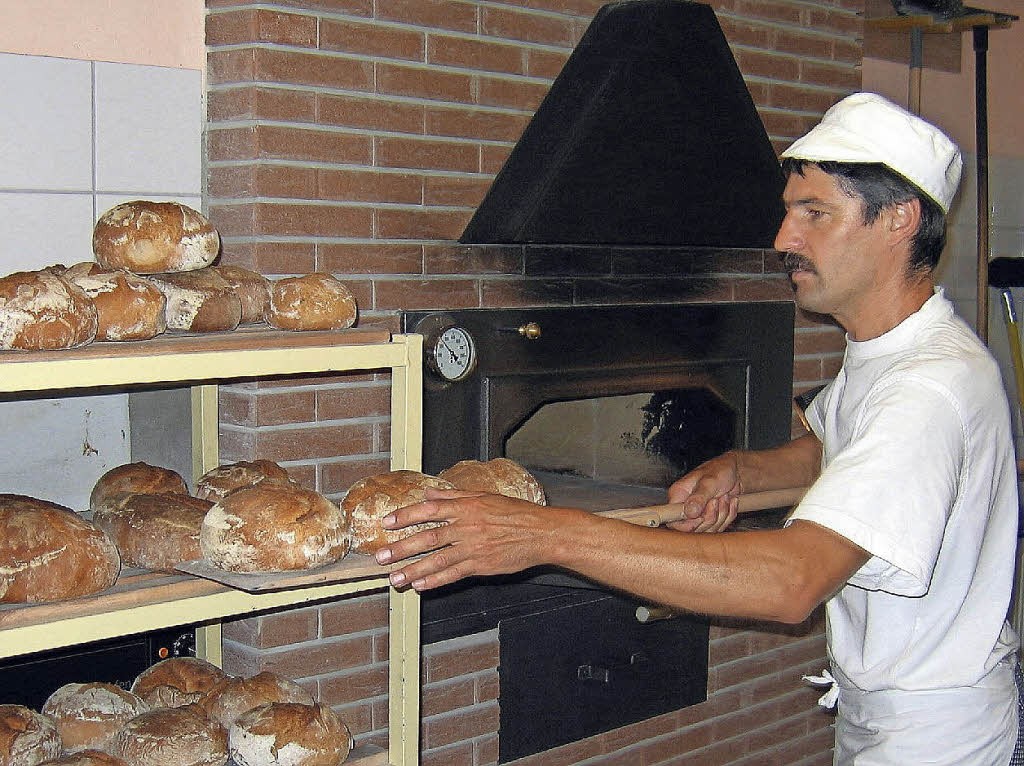 Das Brot kommt aus dem Holzofen - Münstertal - Badische Zeitung