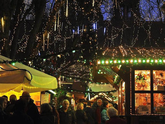 600000 Besucher wurden auf dem Weihnachtsmarkt in Freiburg gezhlt.  | Foto: Thomas Kunz