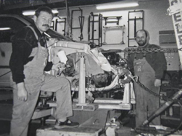 Gerhard Jordan (links) und Ludwig Wiesler  in der Werkstatt der 70er Jahre  | Foto: Sofia Conraths
