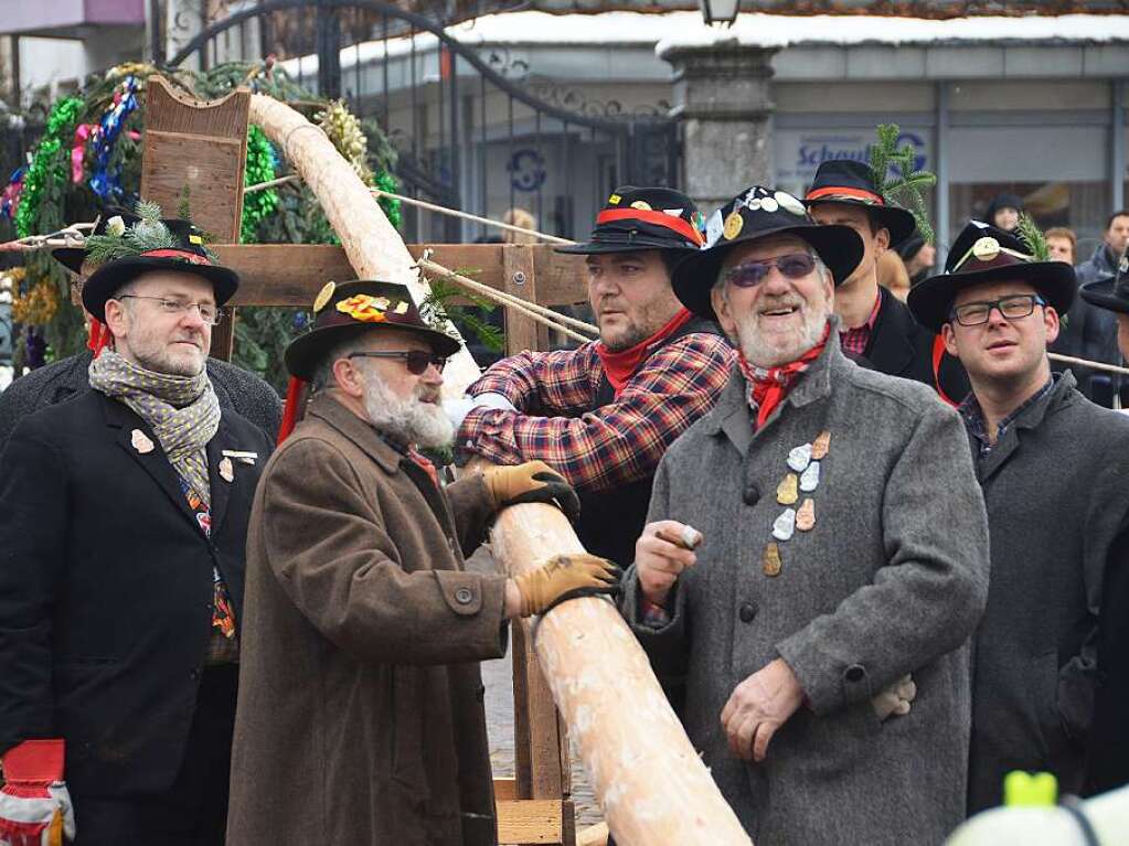 Die Chloschterhfer Wlder stellen den Wehrer Narrenbaum.