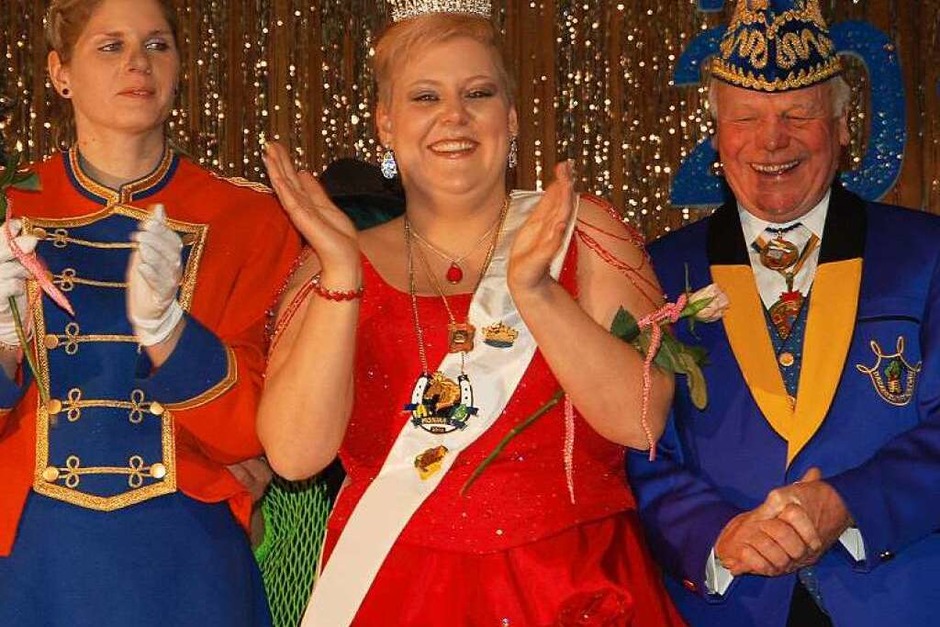 Bunt, fröhlich und ausgelassen ging es zu beim Karsauer Zunftabend. (Foto: Petra Wunderle) Bunt, fröhlich und ausgelassen ging es zu beim Karsauer Zunftabend. (Foto: Petra Wunderle)