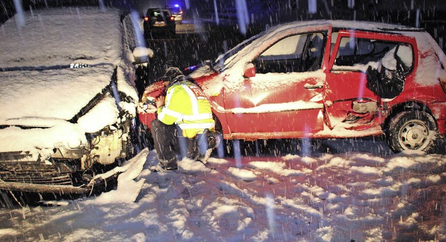 Einer der zahlreichen Blechschden, hi...ute Winterausrstung empfiehlt sich.    | Foto: Kamera 24