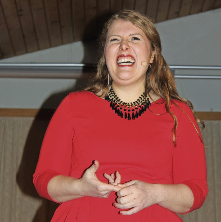 Franzsika Wanninger spricht bayerisch ...skeln der Zuhrer eins ums andere Mal.  | Foto: Martha Weishaar