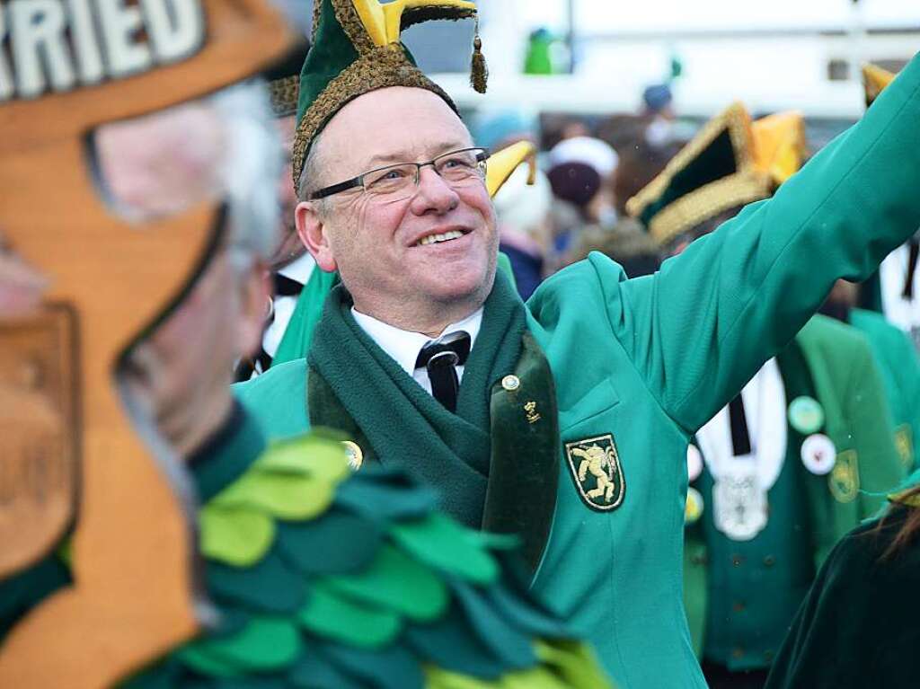 In Stegen beteiligten sich 74 Narrenznfte, Musikkapellen, Guggemusiken und Fasnetcliquen am groen Jubilumsumzug der Waldgeister.