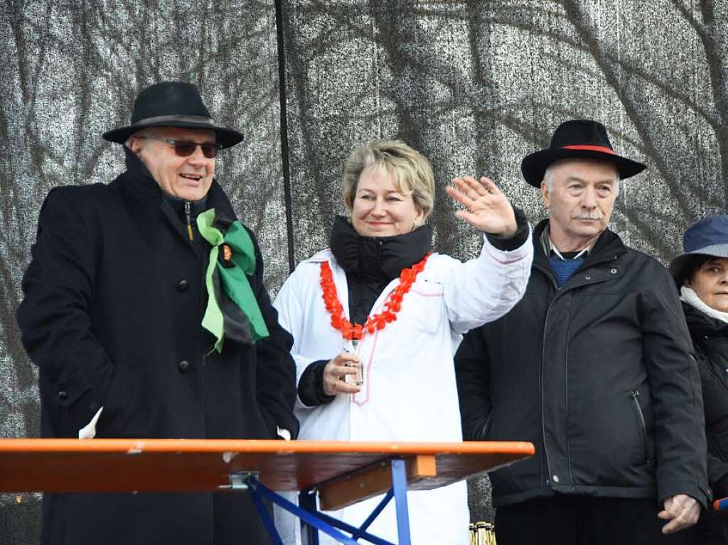 In Stegen beteiligten sich 74 Narrenznfte, Musikkapellen, Guggemusiken und Fasnetcliquen am groen Jubilumsumzug der Waldgeister.