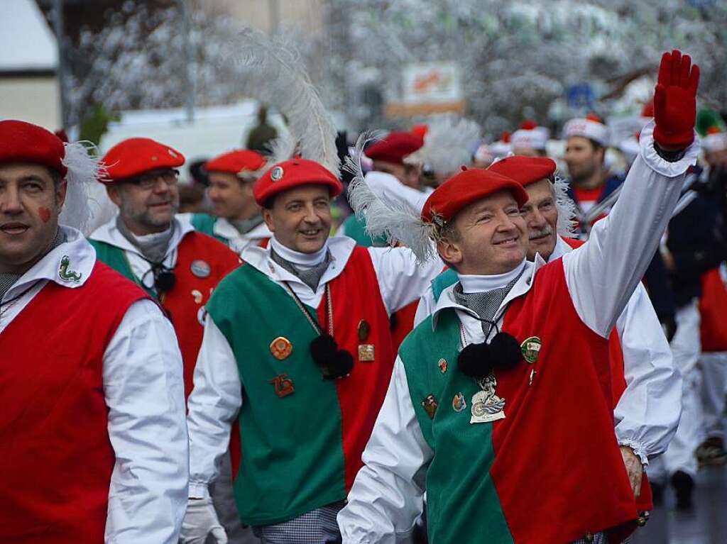 In Stegen beteiligten sich 74 Narrenznfte, Musikkapellen, Guggemusiken und Fasnetcliquen am groen Jubilumsumzug der Waldgeister.