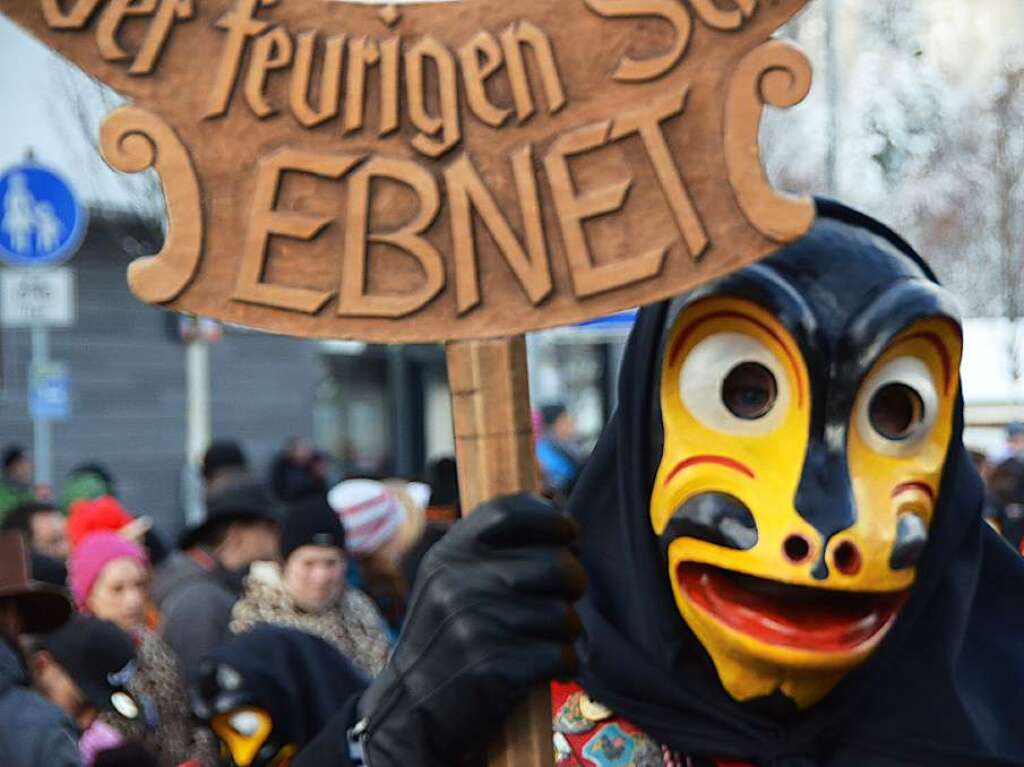 In Stegen beteiligten sich 74 Narrenznfte, Musikkapellen, Guggemusiken und Fasnetcliquen am groen Jubilumsumzug der Waldgeister.