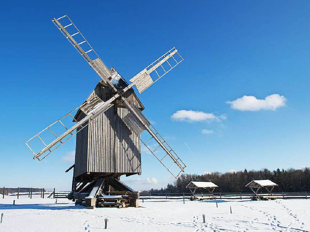Bockwindmühle bei Klettbach (Thüringen) Bockwindmühle bei Klettbach (Thüringen)
