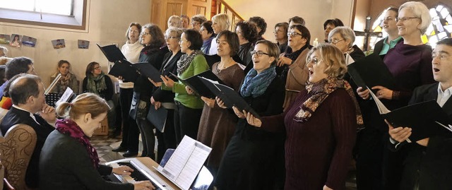 Die zahlreichen Gottesdienstbesucher g...nd und dem Evangelischen Gemeindechor.  | Foto: Christel Hlter-Hassler