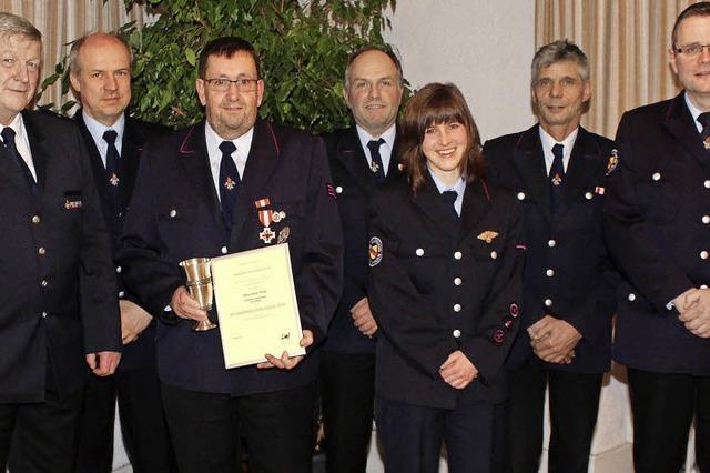 Anerkennung fr lange Jahre Einsatz in der Feuerwehr