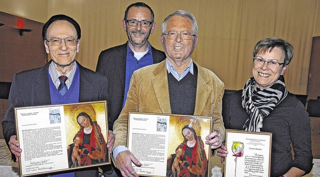 Fr langjhrige Chorzugehrigkeit ehrt...ricola und Ursula Marder (von links).   | Foto: Lins