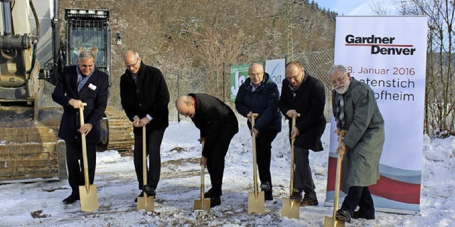 Startschuss fr den Ausbau des  Gardne...dnete  Ruthard Hirschner zum Spaten.    | Foto: A. Bertsch