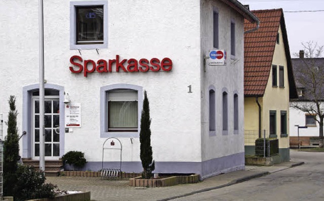 Die Sparkasse Freiburg-Nrdlicher Brei... Weisweil im Lauf des Jahres aufgeben.  | Foto: Ilona Hge