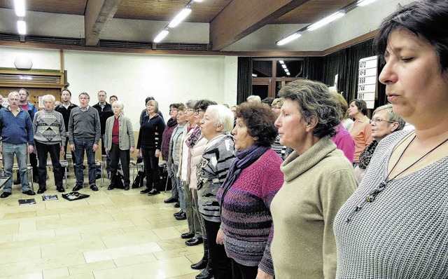 Dutzende von Sngerinnen und Sngern b...Chorprojekt der Brunlinger Kantorei.   | Foto: Rainer Bombardi