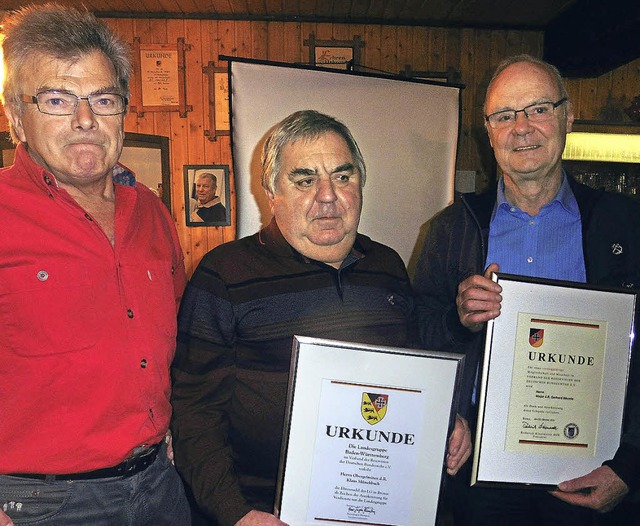 Hohe Wrdigungen berreichte Gerhard W...n Klaus Mnchbach und Gerhard Bumle.   | Foto: dieter fink