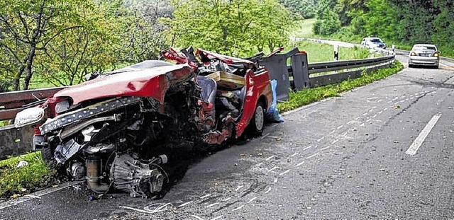 Der tdliche Unfall bei Hohentengen am...bene Mercedes des Unfallverursachers.   | Foto: Polizei