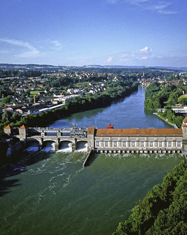 Die Wasserkraft deckt bereits heute  &...ein Luftbild vom Kraftwerk Laufenburg.  | Foto: Privat