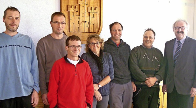 Eric Rogg, Andrejas Leber, Sascha Bang...ter Thomas Kaiser geehrt (von links).   | Foto: Gemeinde Husern
