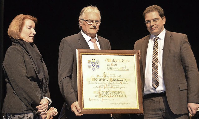 Norbert Brugger erhlt von Brgermeist...e zur Hlfte seiner Ehefrau Marianne.   | Foto: Martin Wunderle