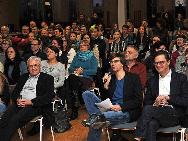 An die 250 Besucher waren der Einladun... die Friesenheimer Schul-Aula gefolgt.  | Foto: Bettina Schaller