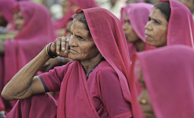 Indische Frauen  aus unteren Kasten be...undgebung fr mehr Gleichberechtigung.  | Foto: Archivfoto: Jrg Bthling