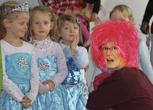 Flankiert von kleinen Prinzessinnen ha...Narren einen tollen Empfang bereitet.   | Foto: Gerd Leutenecker