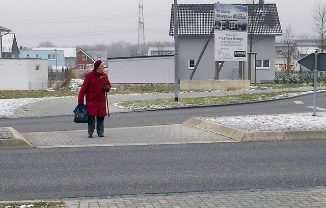 Schauen, warten, wenn ein Auto naht &#...rum Efringen-Kirchen ist nicht leicht.  | Foto: Langelott