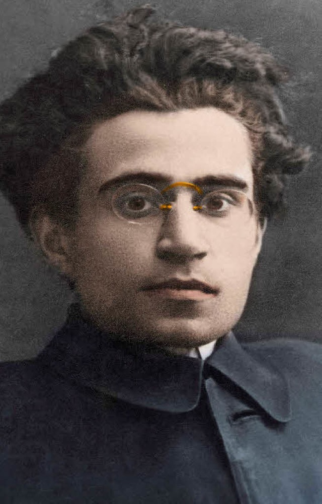 Ein  kleiner, zarter Mann, der sich f...italienische Kommunist Antonio Gramsci  | Foto: imago