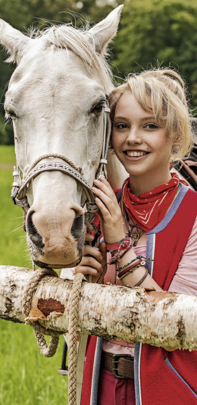 Lina Larissa Strahl als Bibi Blocksberg mit Pferd Sabrina   | Foto: DCM