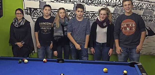 Verena Eyhorn (links) mit den Jugendlichen im &#8222;Mrtrix&#8220;   | Foto: Privat