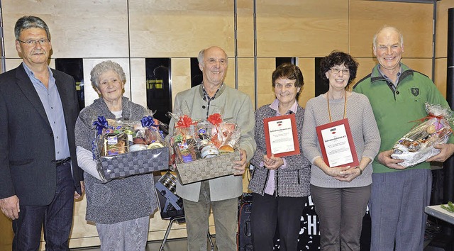 Ehrungen beim Schwarzwaldverein: Vorsi...Renate und Wolfgang Wehrer (25 Jahre).  | Foto: Diehl