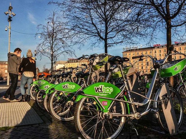 Zahlreiche Rder stehen im Stadtgebiet von Straburg zum Ausleihen bereit.   | Foto: teli