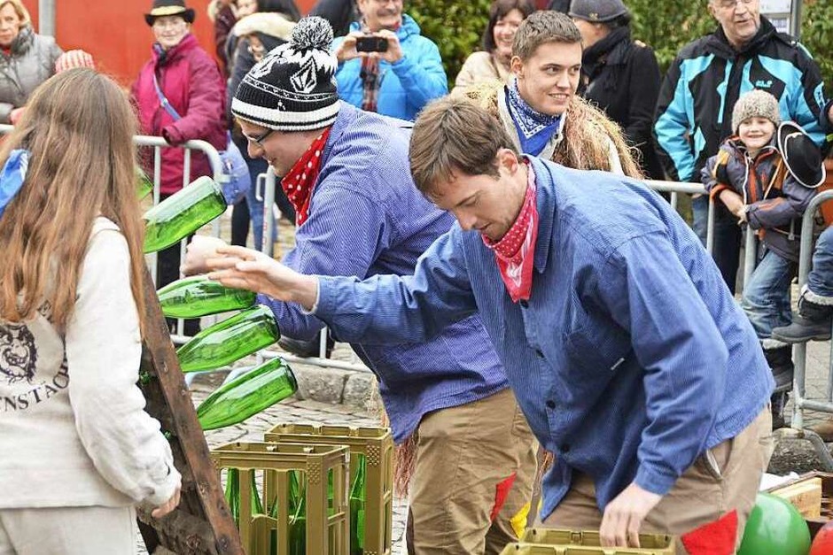Bunt, vielfältig und närrisch voll auf der Höhe: Der Offenburger Narrentag ist eines der Highlights der Fasent in "Bohneburg" (Foto: Helmut Seller) Bunt, vielfältig und närrisch voll auf der Höhe: Der Offenburger Narrentag ist eines der Highlights der Fasent in "Bohneburg" (Foto: Helmut Seller)