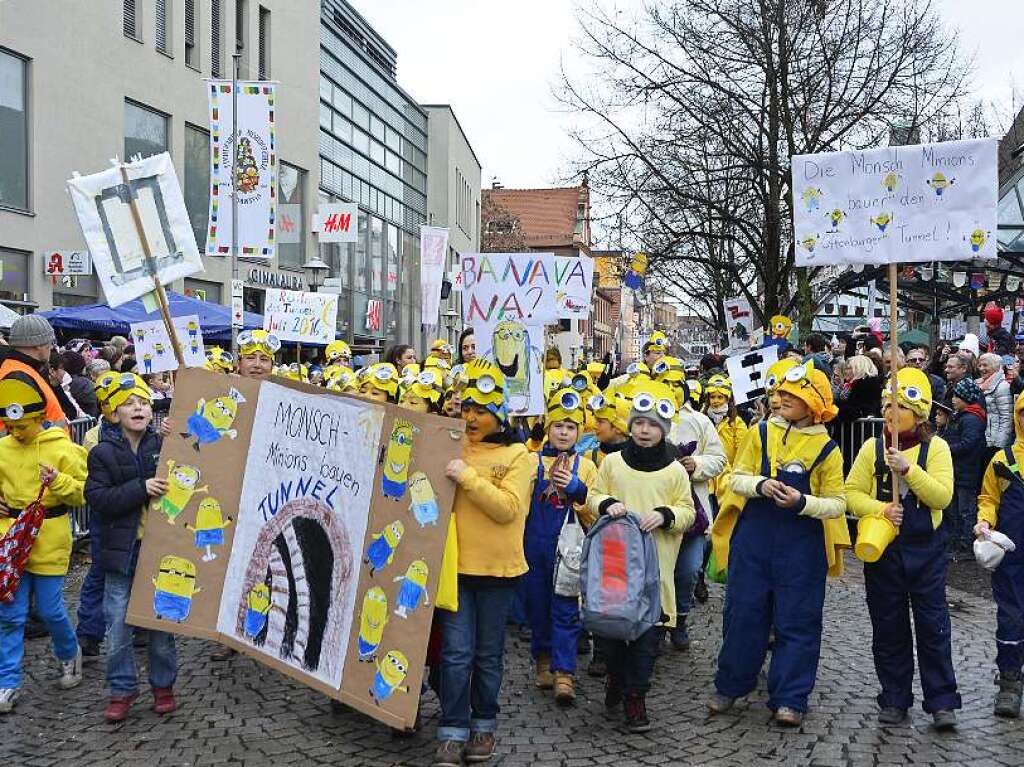 Bunt, vielfltig und nrrisch voll auf der Hhe: Der Offenburger Narrentag ist eines der Highlights der Fasent in 